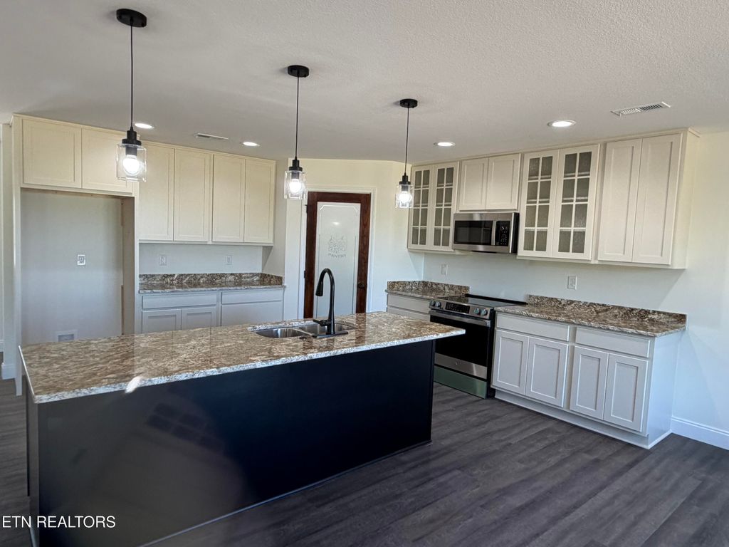 Photo of 304 Cash Lane, Maryville, TN 37801 (MLS # 1336272)