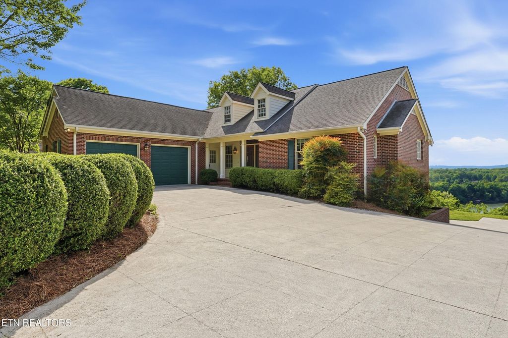 Photo of 633 Fort Hill St, Loudon, TN 37774 (MLS # 1337990)