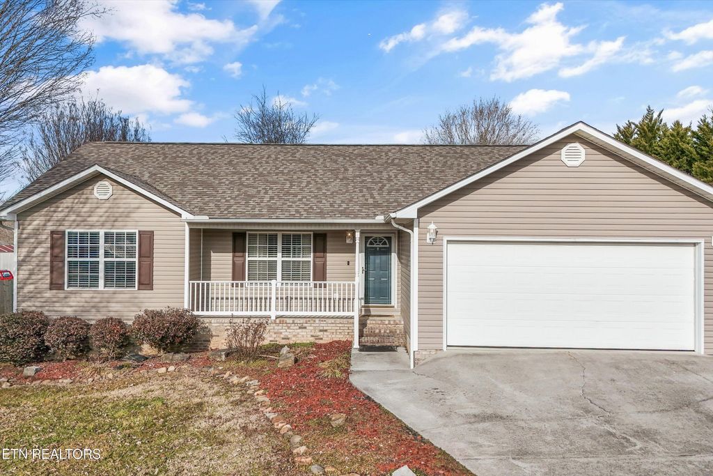 Photo of 913 Corntassel Rd, Vonore, TN 37885 (MLS # 1329163)