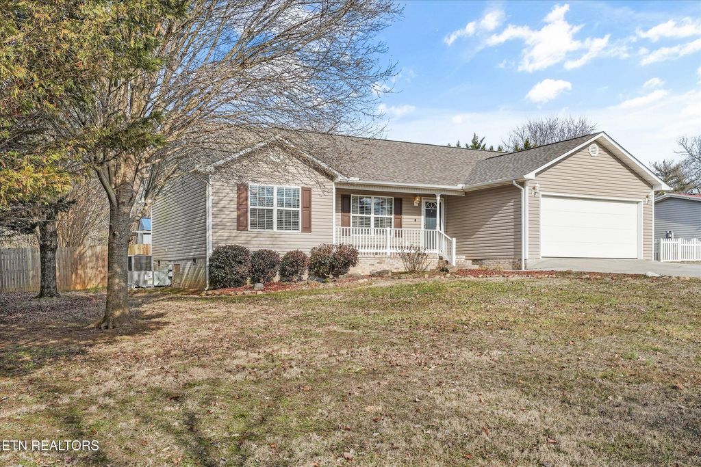 Photo of 913 Corntassel Rd, Vonore, TN 37885 (MLS # 1329163)