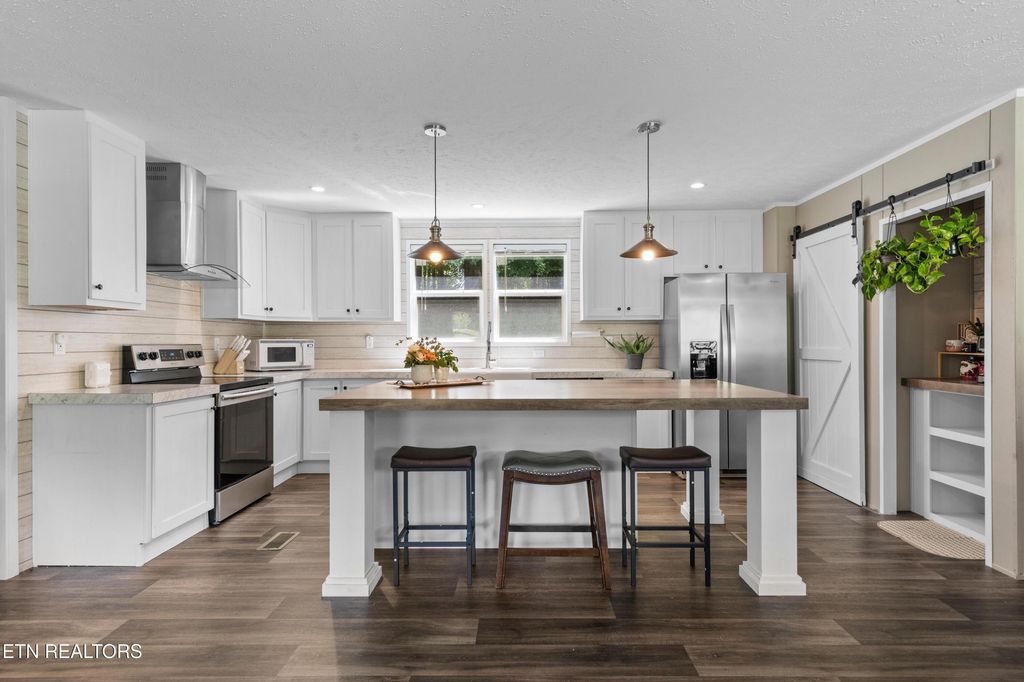 Photo of 213 Aspen Drive, Harriman, TN 37748 (MLS # 1315286)