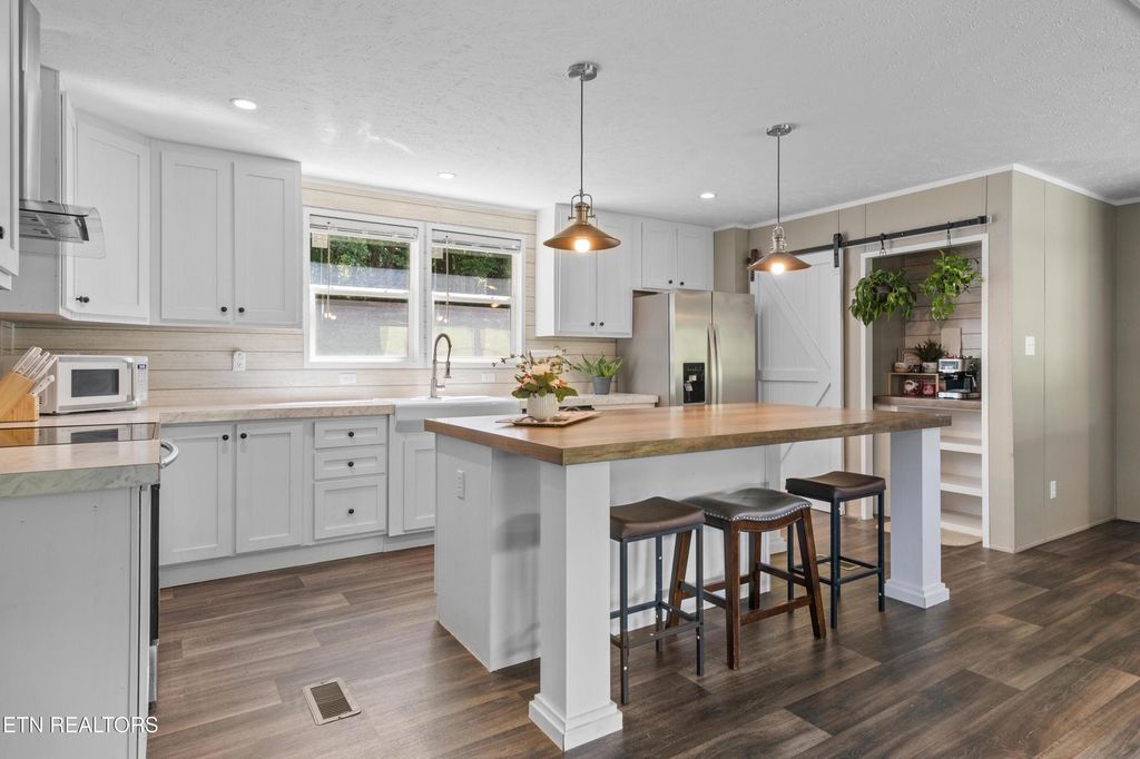 Photo of 213 Aspen Drive, Harriman, TN 37748 (MLS # 1315286)