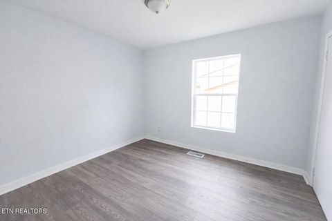Tiny photo for 1619 Worth St, Knoxville, TN 37917 (MLS # 1328443)