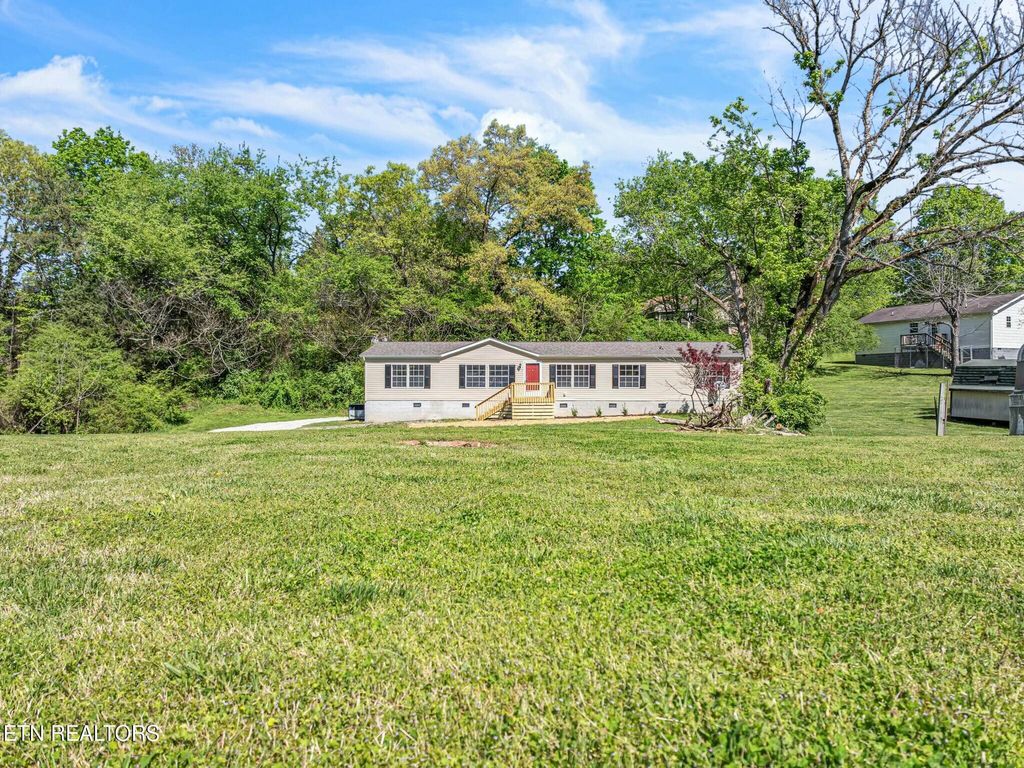 Photo of 716 Byrd St, Clinton, TN 37716 (MLS # 1298117)