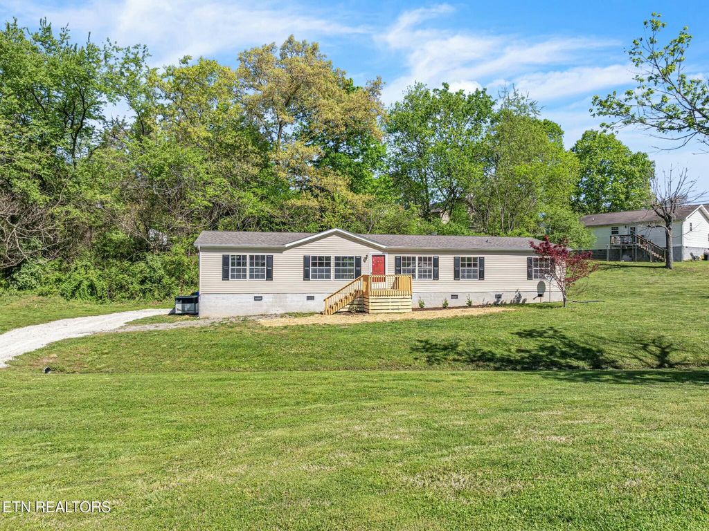Photo of 716 Byrd St, Clinton, TN 37716 (MLS # 1298117)