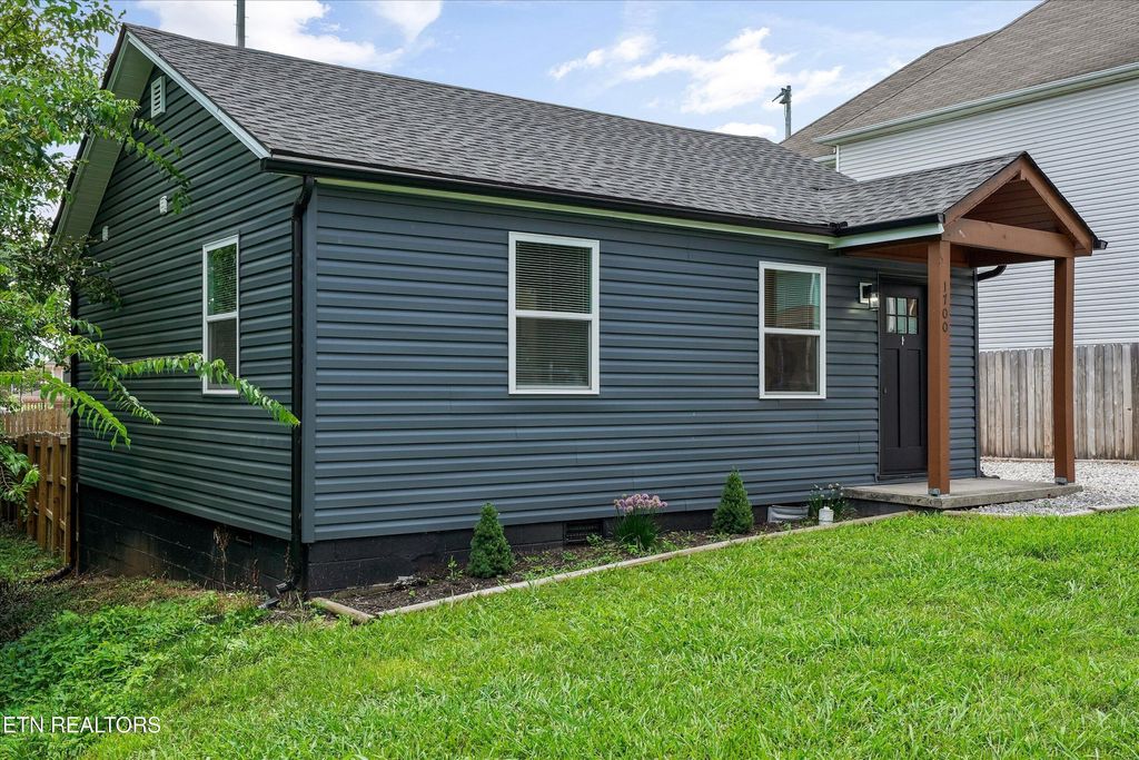 Photo of 1700 Woodbine Ave, Knoxville, TN 37917 (MLS # 1348806)