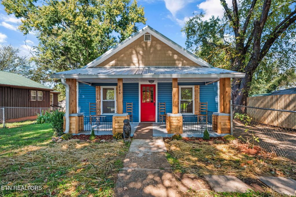 Photo of 206 Rockford Cedar St, Rockford, TN 37853 (MLS # 1279290)