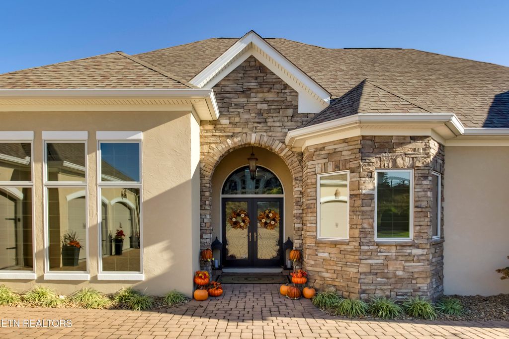 Photo of 524 Rarity Bay Pkwy, Vonore, TN 37885 (MLS # 1297394)