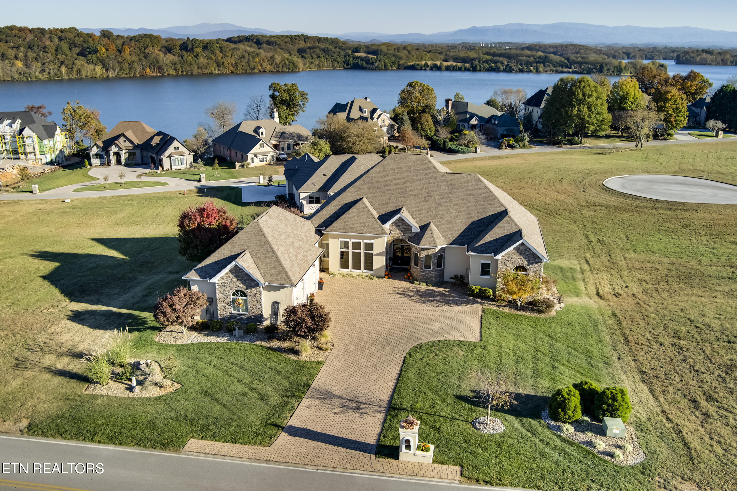 524 Rarity Bay Pkwy