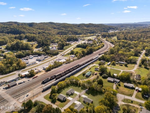 Tiny photo for 119 Bradys Way, Harriman, TN 37748 (MLS # 1359742)