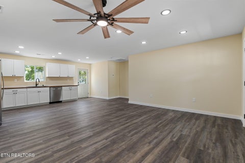 Tiny photo for 119 Bradys Way, Harriman, TN 37748 (MLS # 1359742)