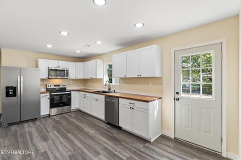 Tiny photo for 119 Bradys Way, Harriman, TN 37748 (MLS # 1359742)