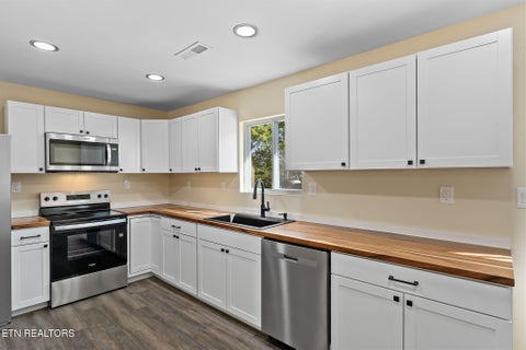 Tiny photo for 119 Bradys Way, Harriman, TN 37748 (MLS # 1359742)