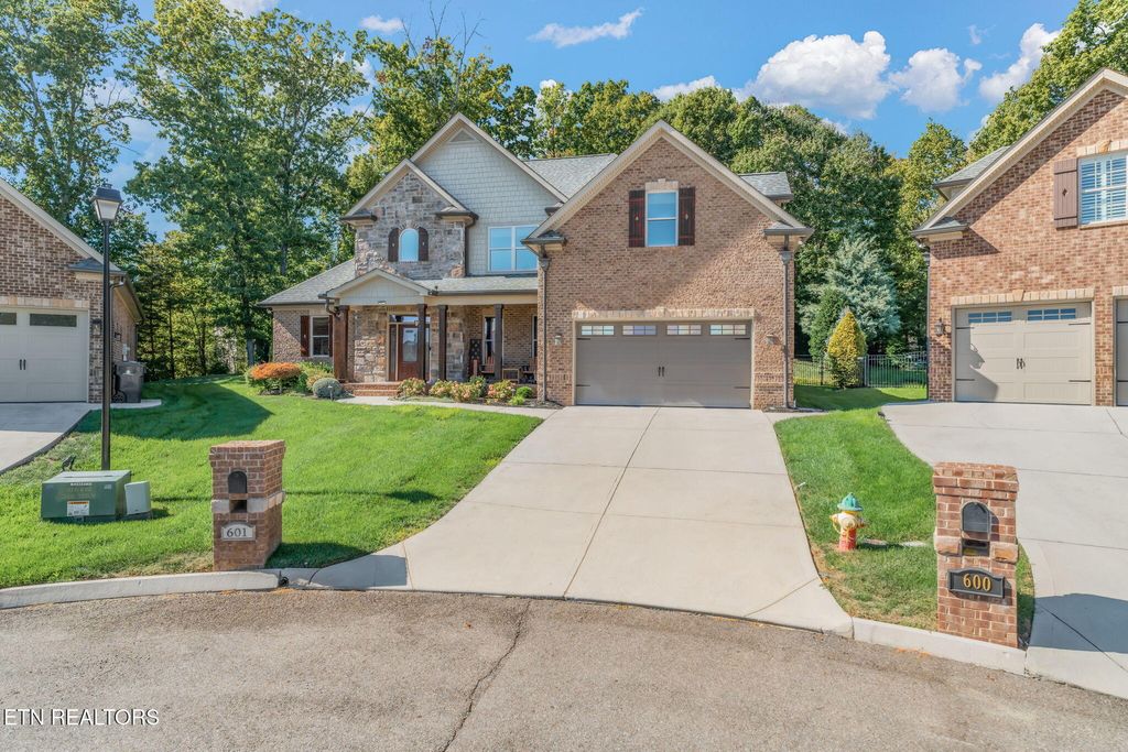 Photo of 601 Blowing Rock Lane, Knoxville, TN 37922 (MLS # 1319007)