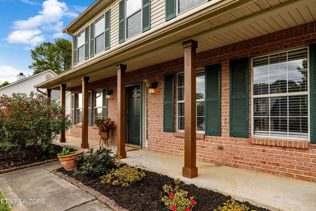 Photo of 1211 Chatam Ridge Lane, Knoxville, TN 37932 (MLS # 1318068)
