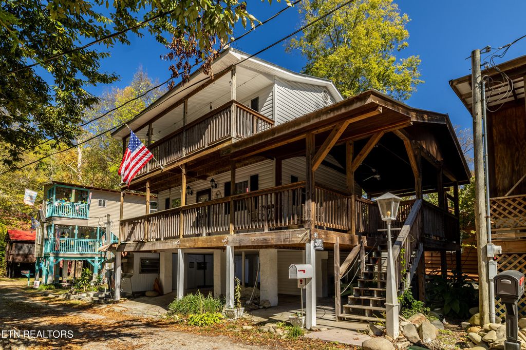 Photo of 23 Carnes Rd, Townsend, TN 37882 (MLS # 1280028)