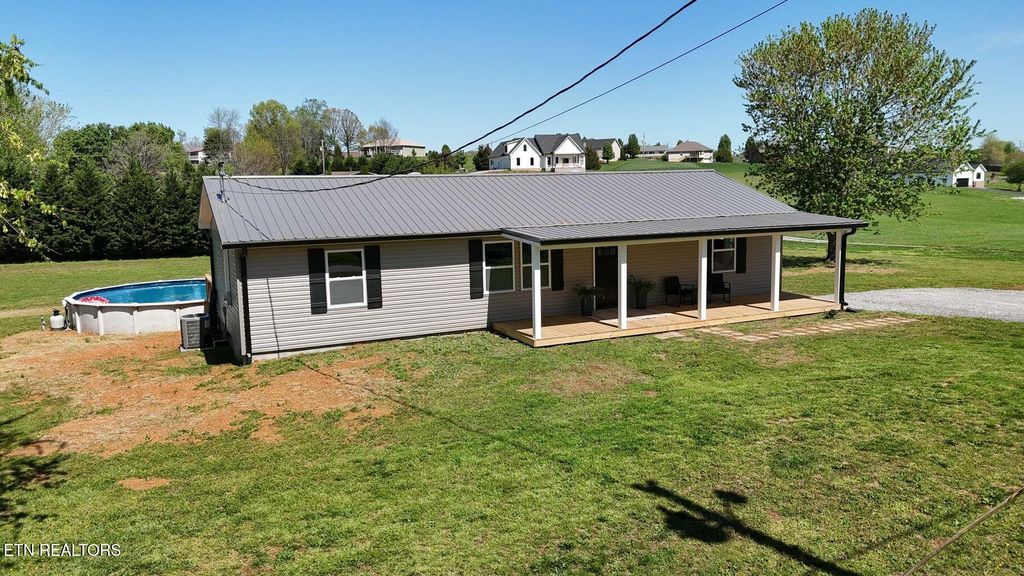 Photo of 1712 Old Oak Grove Rd, Dandridge, TN 37725 (MLS # 1301003)