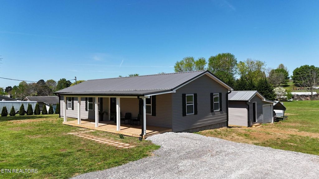 Photo of 1712 Old Oak Grove Rd, Dandridge, TN 37725 (MLS # 1301003)