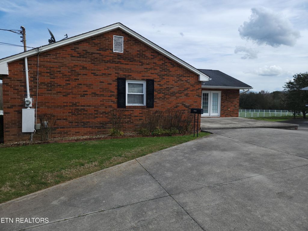 Photo of 9110 N Ruggles Ferry Pike, Strawberry Plains, TN 37871 (MLS # 1257365)