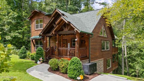 Photo of 2706 Owls Cove Way, Sevierville, TN 37862 (MLS # 1352824)