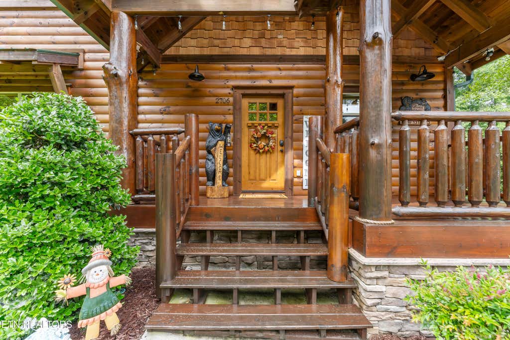 Photo of 2706 Owls Cove Way, Sevierville, TN 37862 (MLS # 1352824)