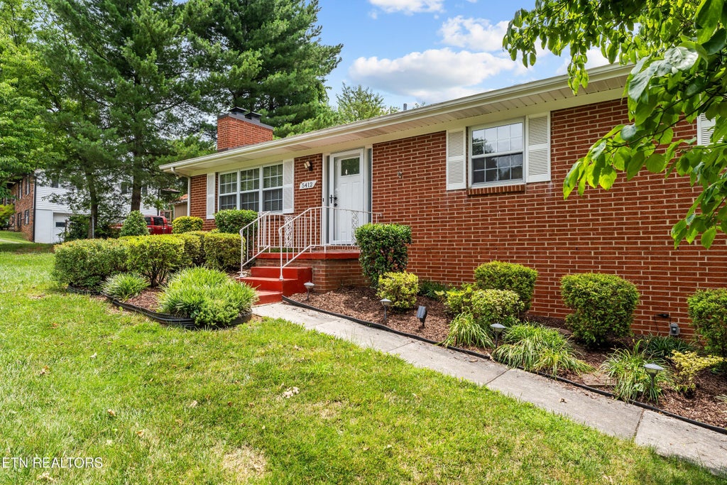 Photo of 5412 Springplace Circle, Knoxville, TN 37924 (MLS # 1345527)