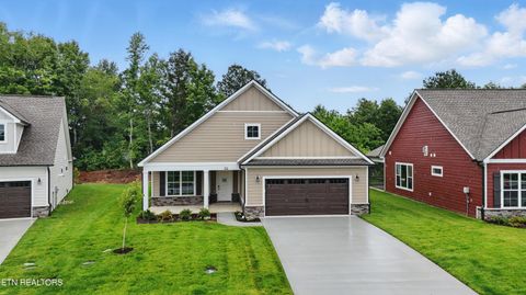 302 Trillium Tr Lenoir City TN 37771