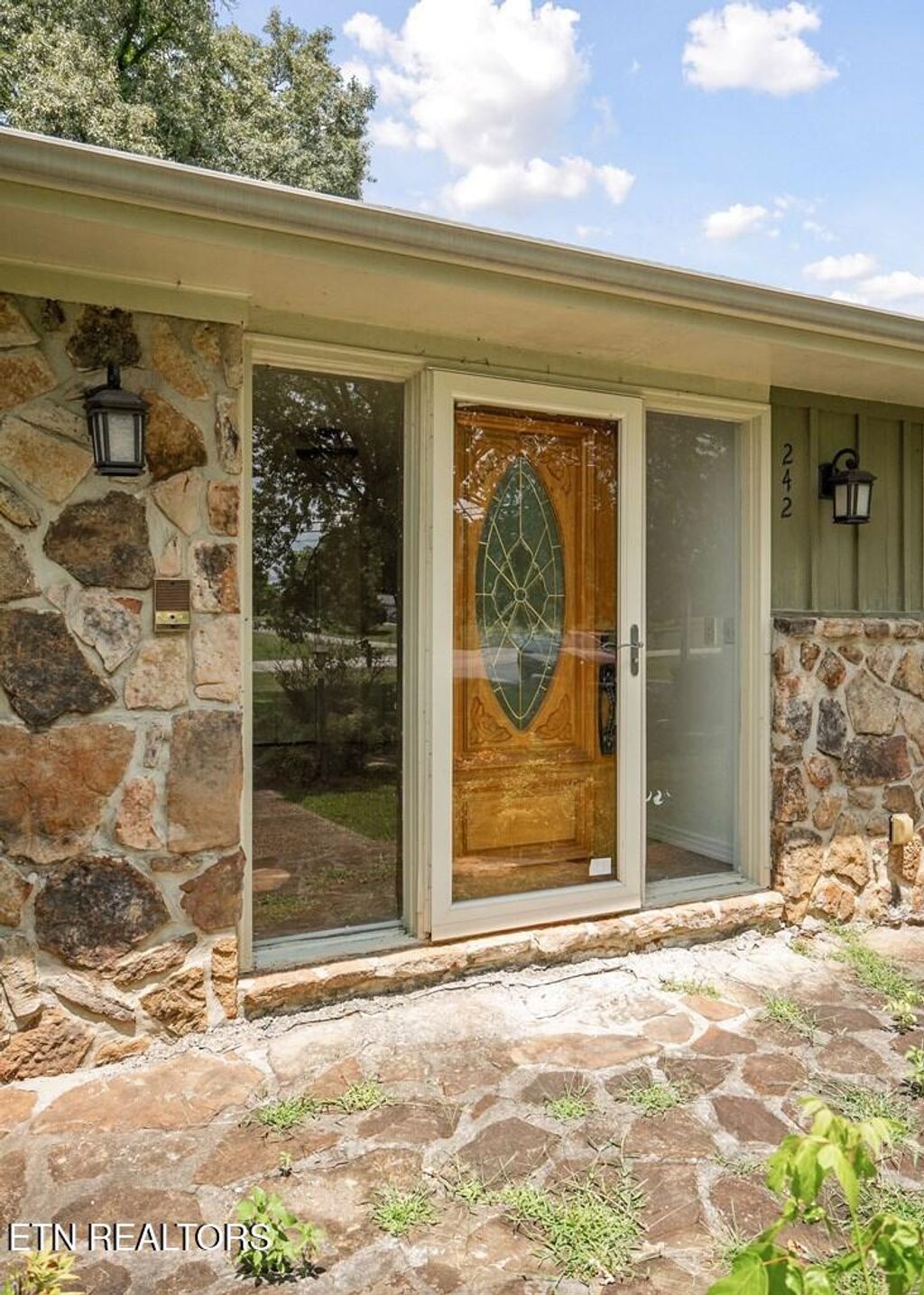 Photo of 242 OAKLAND Drive, Sparta, TN 38583 (MLS # 1331662)