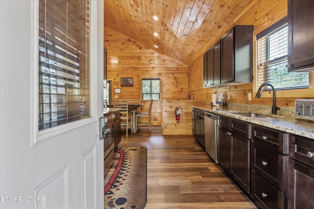 Photo of 2184 Bear Haven Way, Sevierville, TN 37862 (MLS # 1315855)