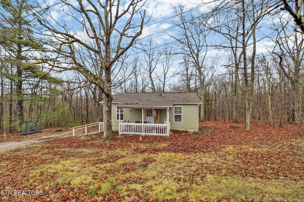 Photo of 72 Firetower Lane, Crossville, TN 38571 (MLS # 1330777)