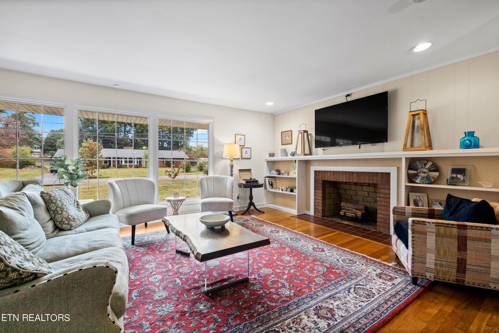 Photo of 7012 Gainesborough Drive, Knoxville, TN 37909 (MLS # 1242060)