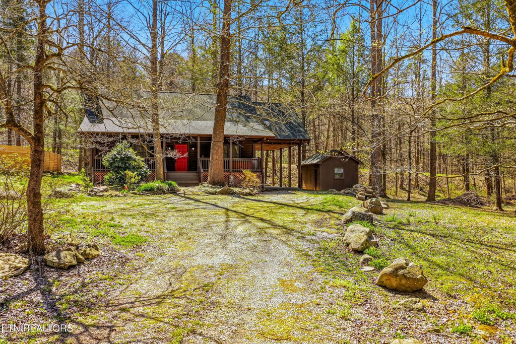 Photo of 4432 E Scenic Drive, Gatlinburg, TN 37738 (MLS # 1334620)