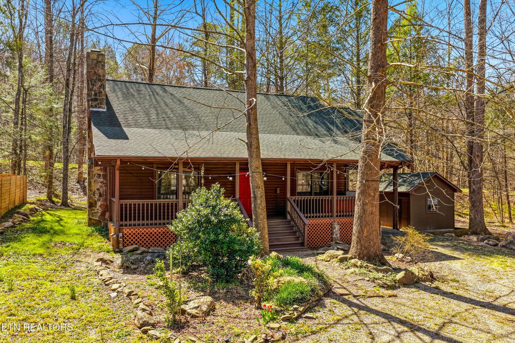 Photo of 4432 E Scenic Drive, Gatlinburg, TN 37738 (MLS # 1334620)