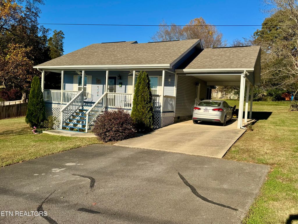 Photo of 203 Simmons Rd, Loudon, TN 37774 (MLS # 1322655)