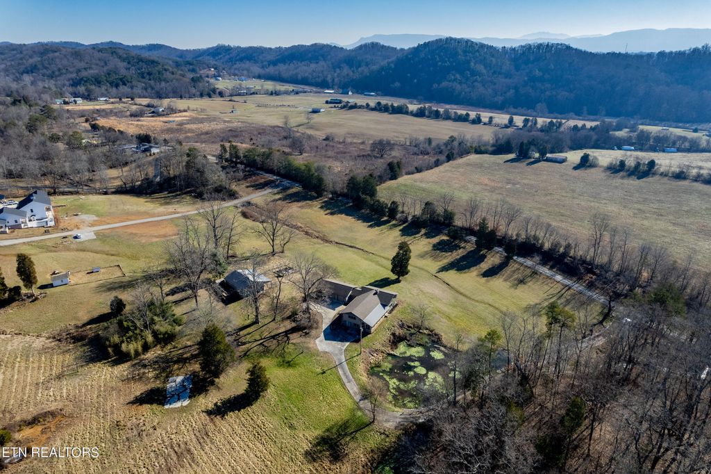 Photo of 1355 Glover Rd, Rockford, TN 37853 (MLS # 1251729)