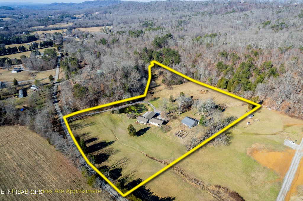 Photo of 1355 Glover Rd, Rockford, TN 37853 (MLS # 1251729)