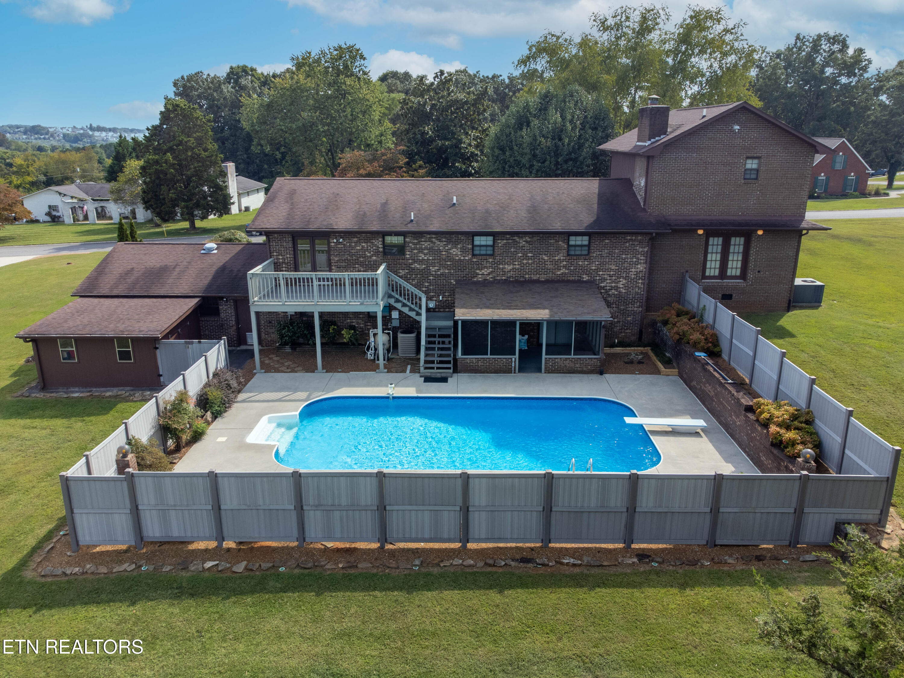 498 Montcrest Drive