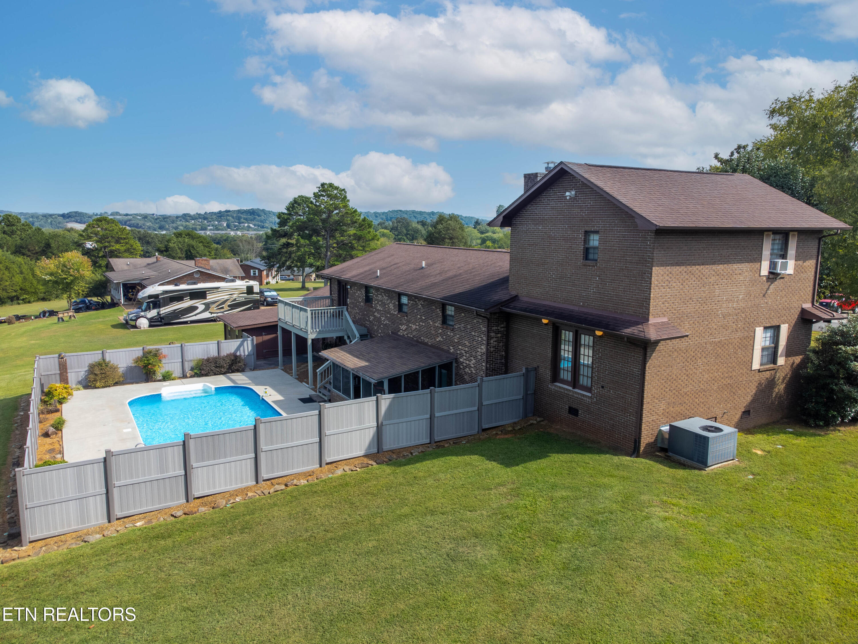 498 Montcrest Drive