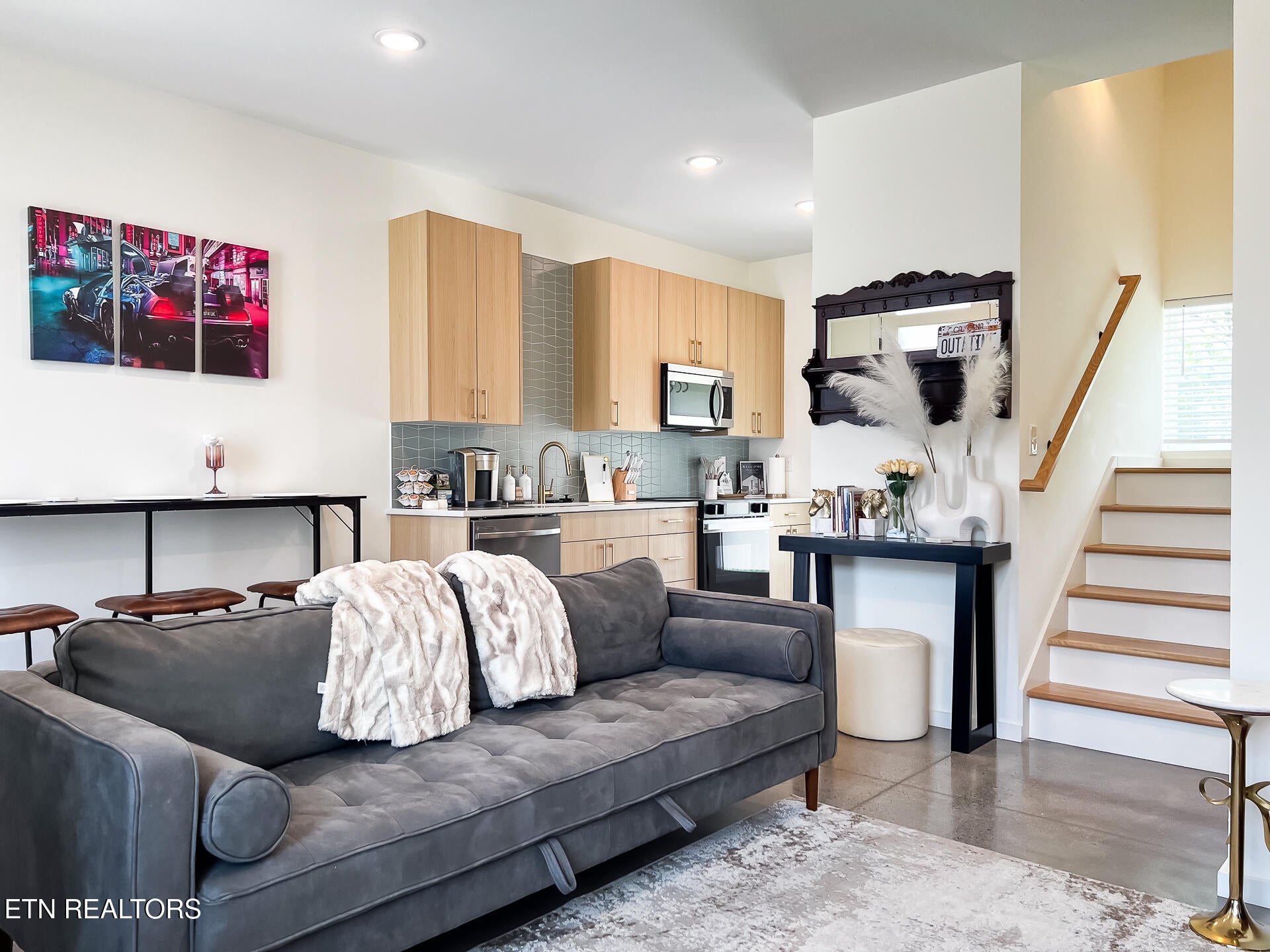 835 N 4th Ave