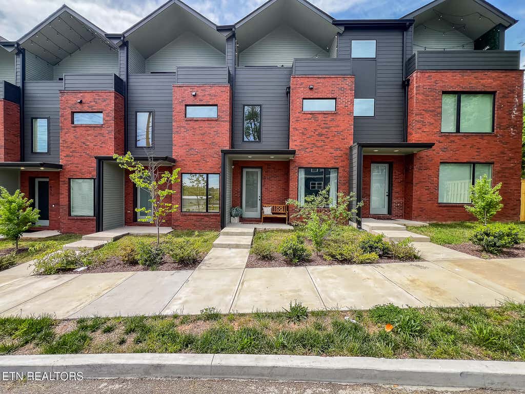 Photo of 835 N 4th Ave, Knoxville, TN 37917 (MLS # 1350317)