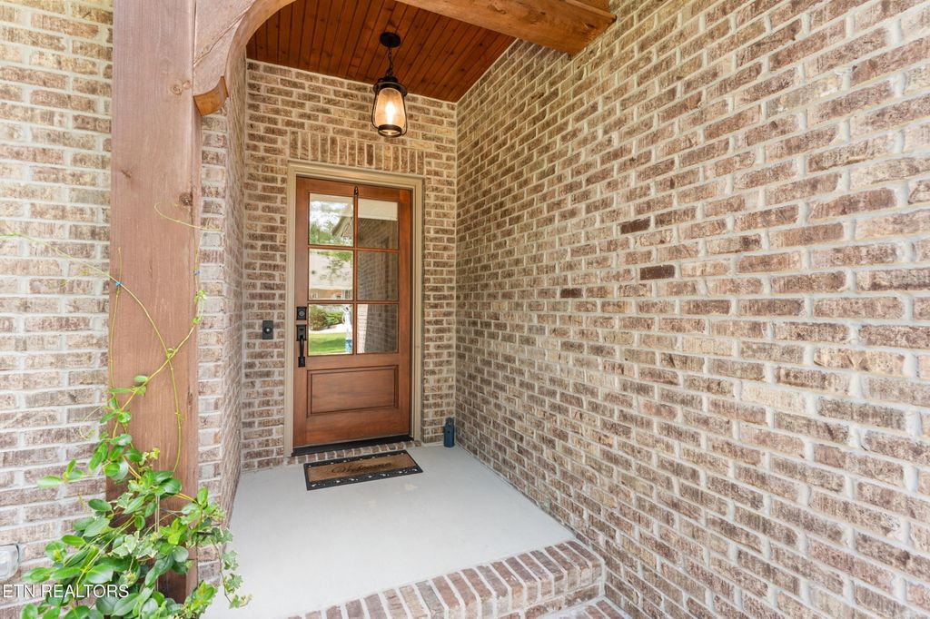 Photo of 14 Renwick Drive, Crossville, TN 38558 (MLS # 1313532)