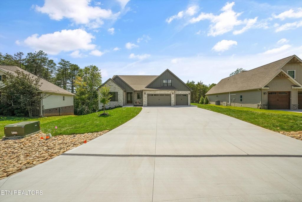 Photo of 109 Chahyga Way, Loudon, TN 37774 (MLS # 1344432)