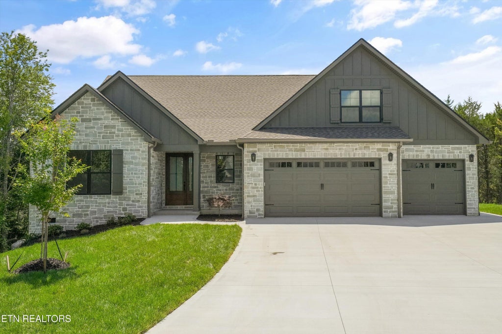 Photo of 109 Chahyga Way, Loudon, TN 37774 (MLS # 1344432)