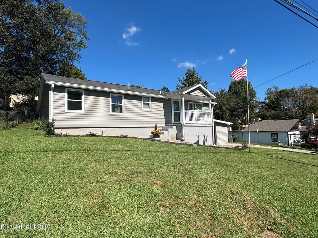 Photo of 4231 Van Dyke Drive, Knoxville, TN 37919 (MLS # 1318572)