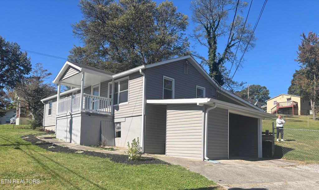 Photo of 4231 Van Dyke Drive, Knoxville, TN 37919 (MLS # 1318572)