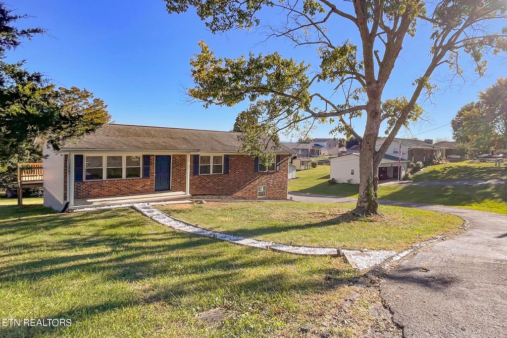 Photo of 127 Alpine Drive, Corryton, TN 37721 (MLS # 1279433)