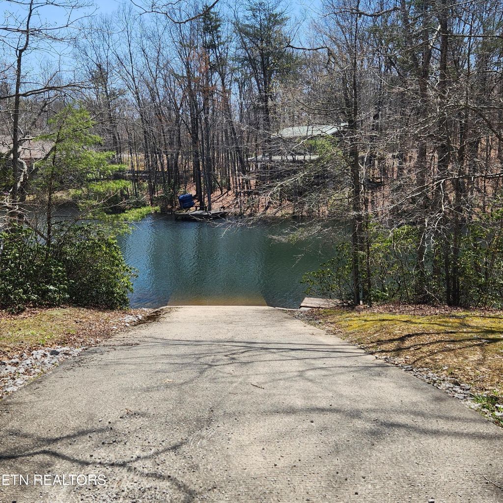 Photo of Cumberland Lakes Drive, Monterey, TN 38574 (MLS # 1338803)