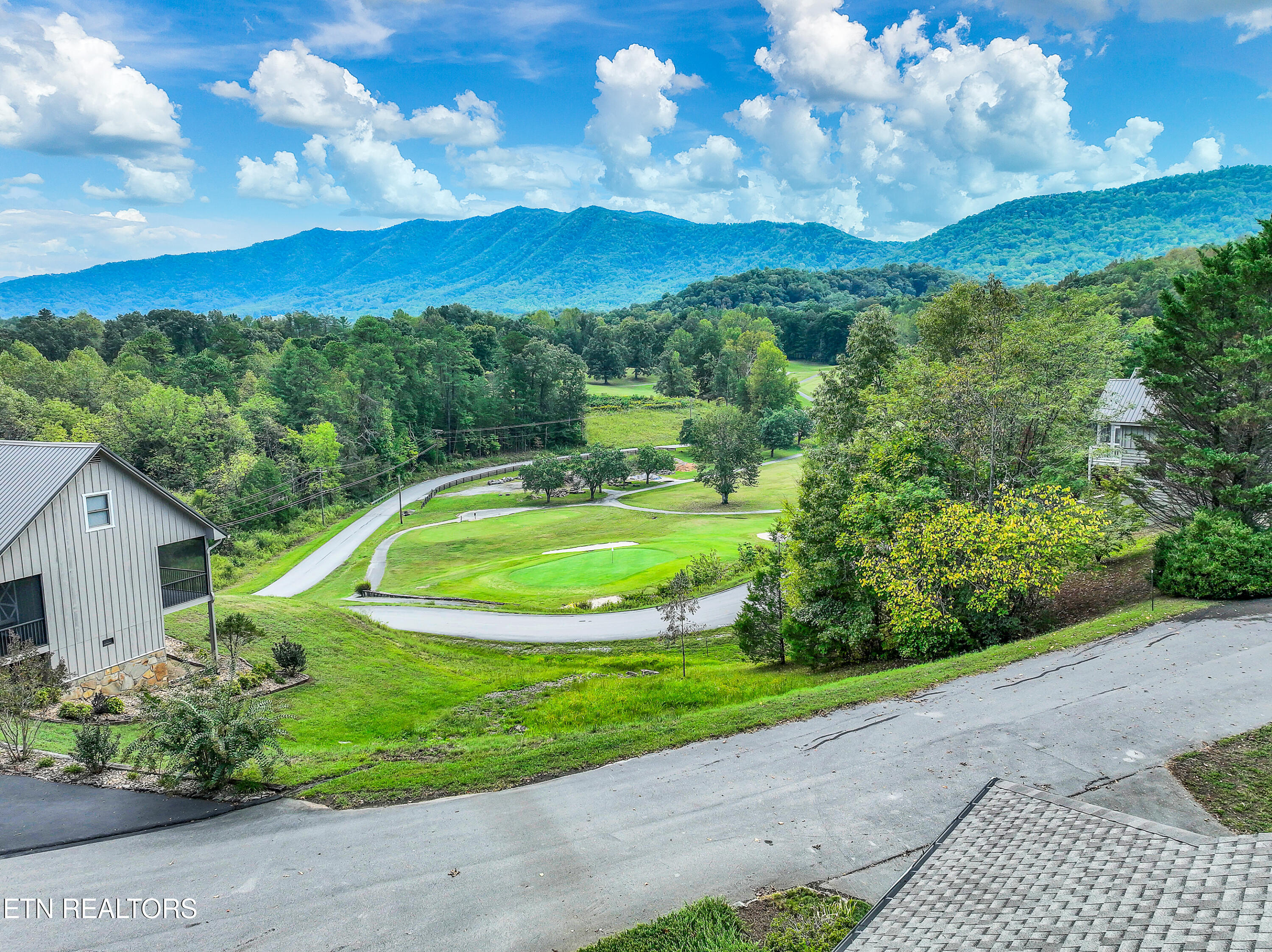 211 Pioneer Trace