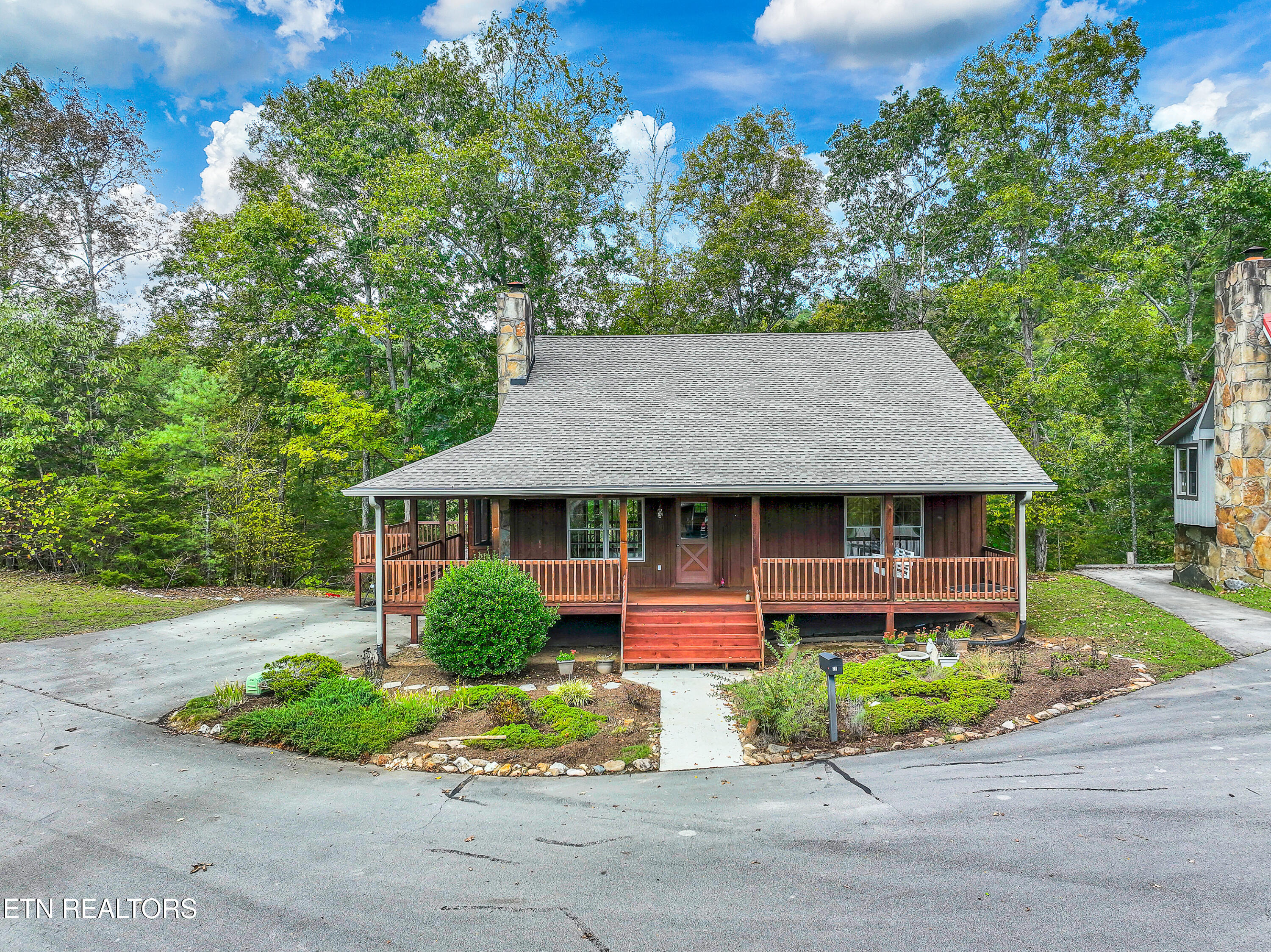 211 Pioneer Trace