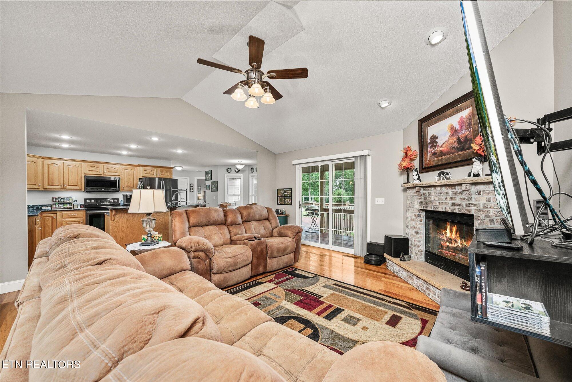 125 Clarence Lee Rd